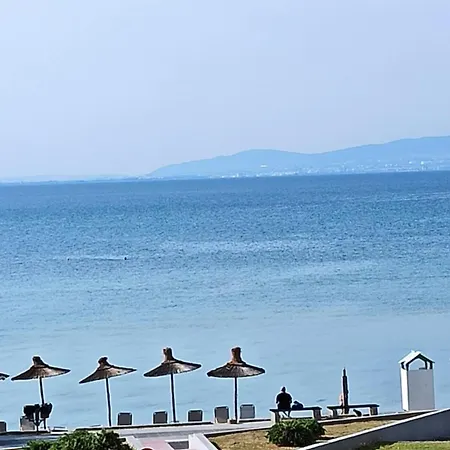 Diana's Penthouse Περαία
